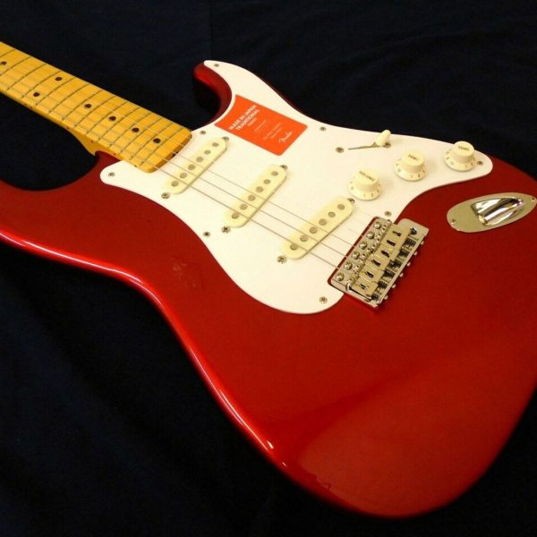 FenderTraditional 60S Stratocaster W/Gold Candy Apple Red - Gambar 2