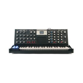 Moog Minimoog Voyager Electric Blue Edition