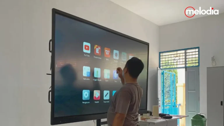 Interactive Smartboard (Papan Tulis Interaktif)