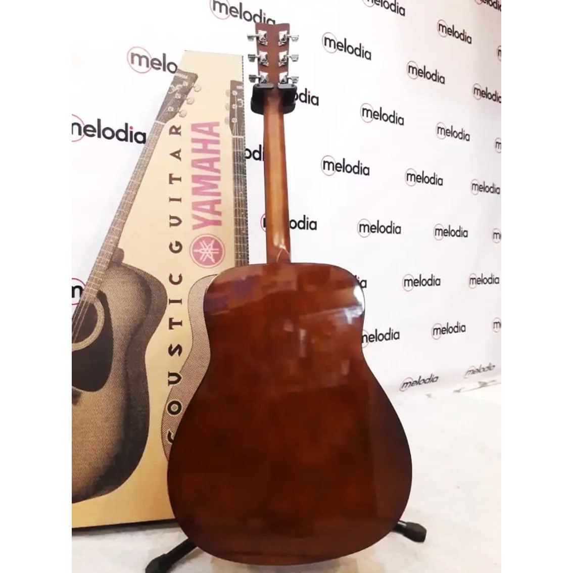 Yamaha F310 Acoustic Guitar - Natural - Gambar 2