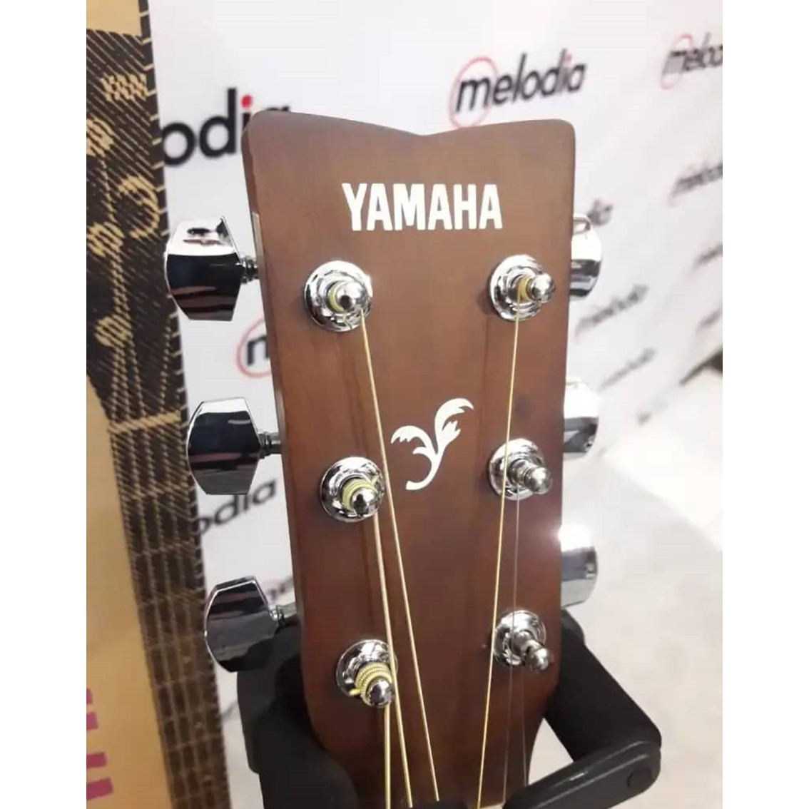 Yamaha F310 Acoustic Guitar - Natural - Gambar 3