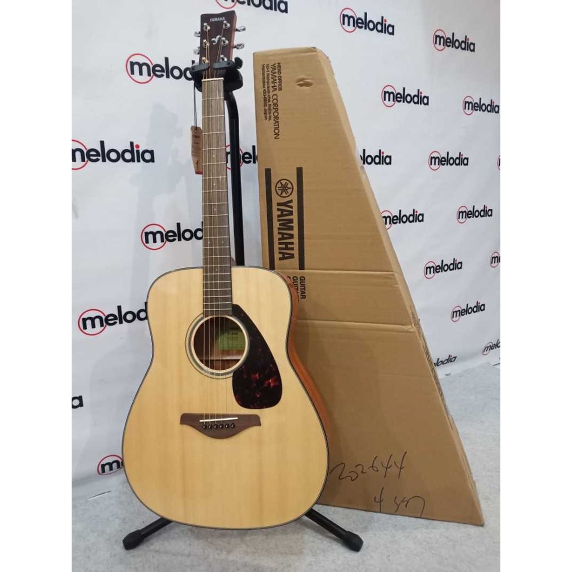 Yamaha FG800 Acoustic Guitar - Natural - Gambar 2